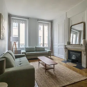 https://nocnoc-le-babel.hotels-rhonealpes.com